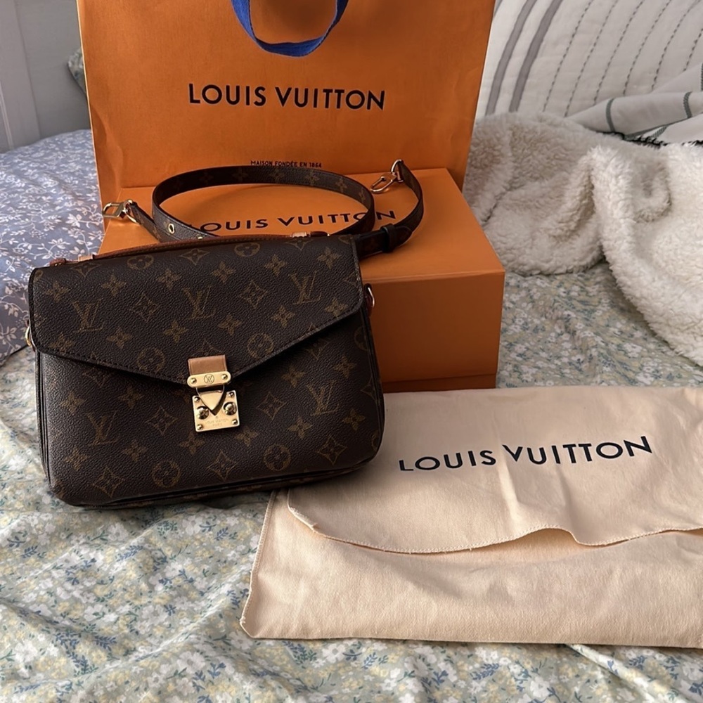 LV Pochette Métis